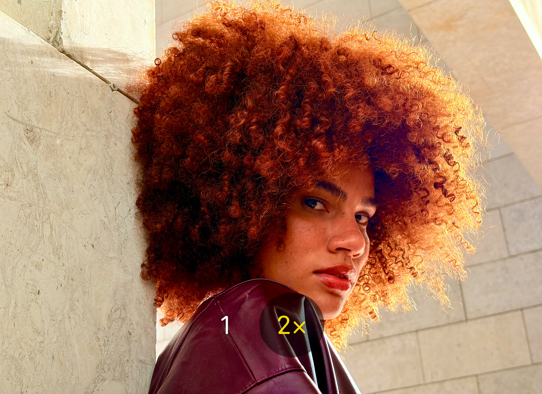 Photo zoom visage femme cheveux afro