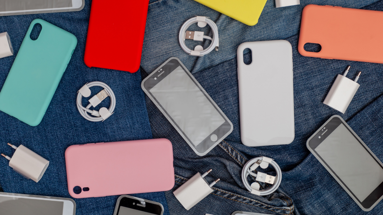 iPhone à Noël : les accessoires indispensables pour le protéger et le recharger efficacement