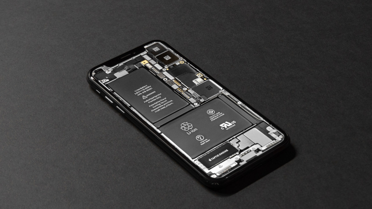 Batterie smartphone remplaçable en 2027 : ce qui va changer pour les téléphones vendus en Europe